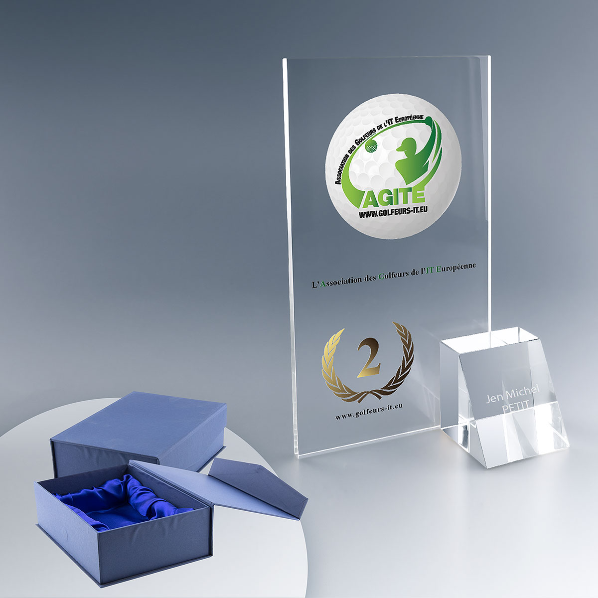 Trophée Podium verre (plaque 110 x 200 + cube 50)